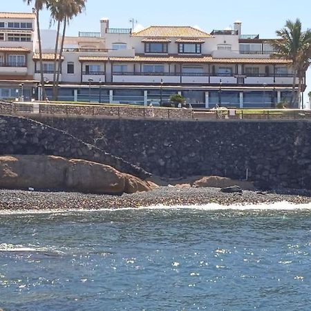 أذيخي Spacious Apartment Just Few Steps Of The Ocean In La Caleta المظهر الخارجي الصورة