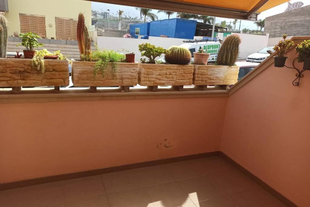 أذيخي Spacious Apartment Just Few Steps Of The Ocean In La Caleta المظهر الخارجي الصورة