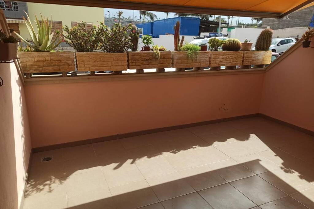 أذيخي Spacious Apartment Just Few Steps Of The Ocean In La Caleta المظهر الخارجي الصورة