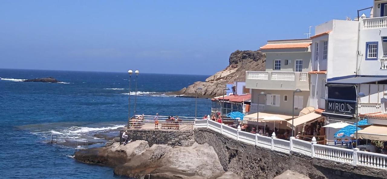 أذيخي Spacious Apartment Just Few Steps Of The Ocean In La Caleta المظهر الخارجي الصورة
