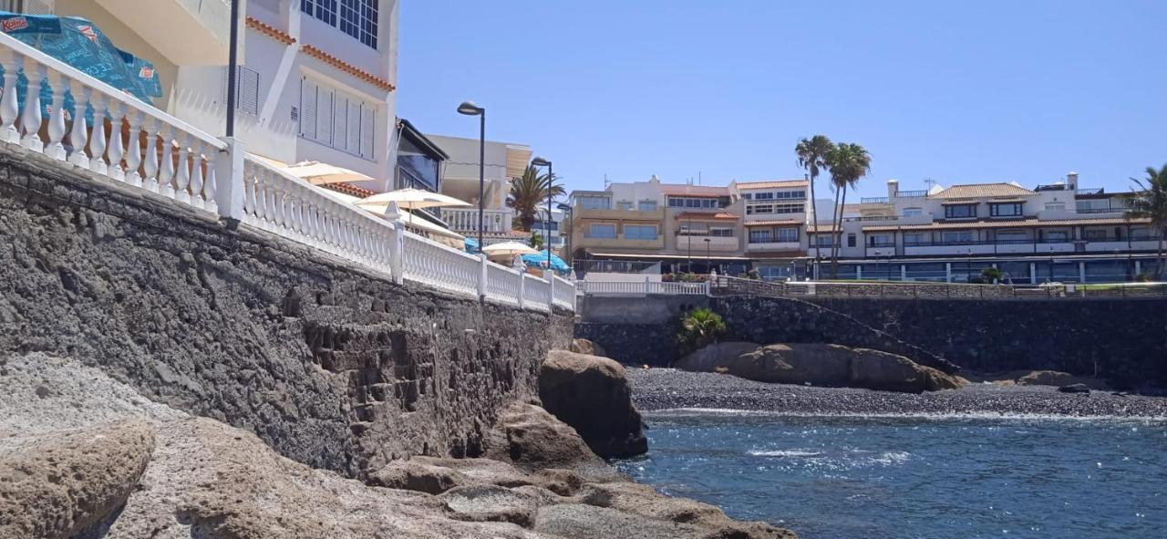 أذيخي Spacious Apartment Just Few Steps Of The Ocean In La Caleta المظهر الخارجي الصورة