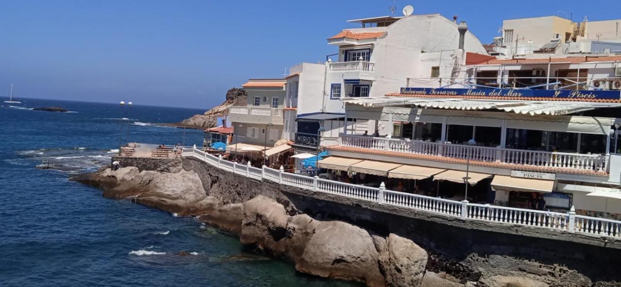 أذيخي Spacious Apartment Just Few Steps Of The Ocean In La Caleta المظهر الخارجي الصورة